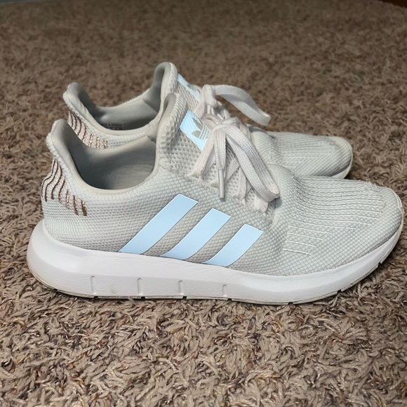 Adidas shoes - Picture 3 of 8